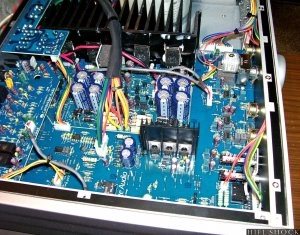 azur-640a-v2.0-3-cambridge-audio