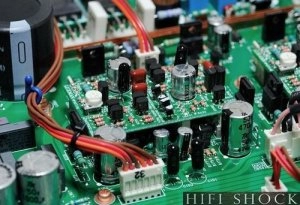 p-1u-headphone-amp-2-luxman
