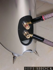 xt4-0b2-bowers-wilkins